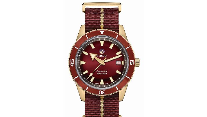 2023062713375652 - 採用了勃艮第紅色作為錶盤主色調的雷達庫克船長繫列R32504407